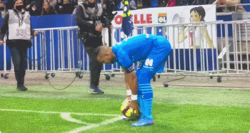 朱利亚诺谈单场最佳：这是我第一个奖杯，被认可让我特别高兴