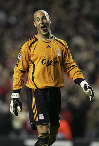 缺兵少将的上海海港，是中超唯一没有输给柔佛新山的球队（人手紧张的上海海港成中超唯一未负柔佛新山的球队）