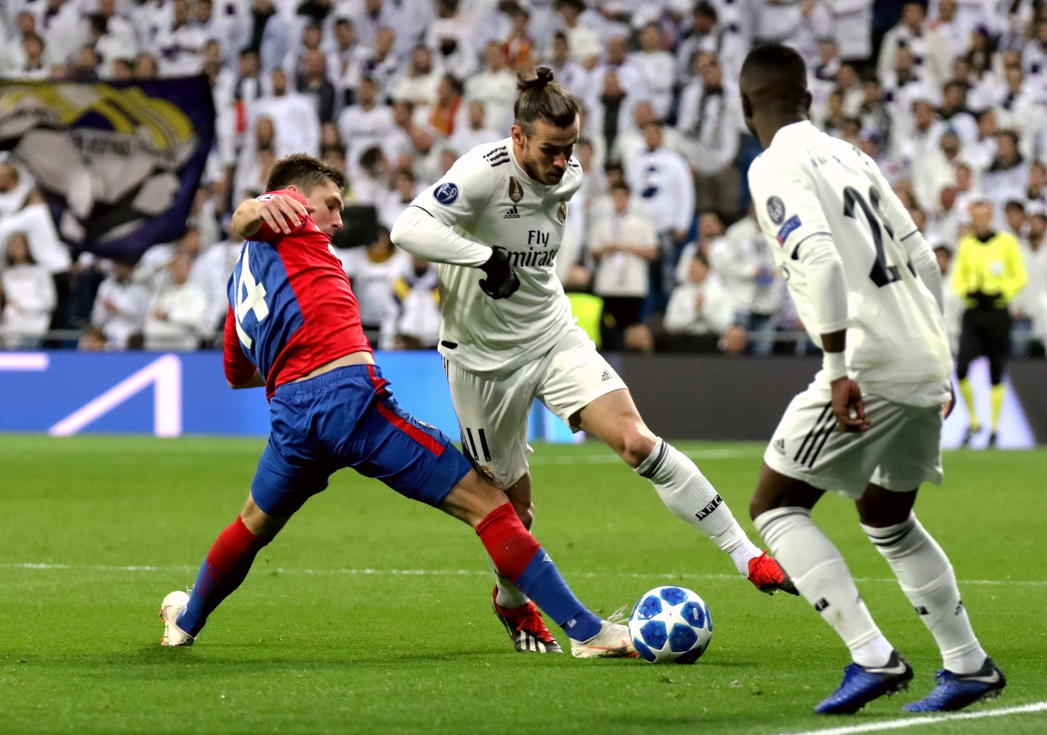 国王vs热火前瞻：拉文PK阿德巴约，谁能率队结束连败？（国王大战热火前瞻：拉文对决阿德巴约，谁能带队终结连败？）