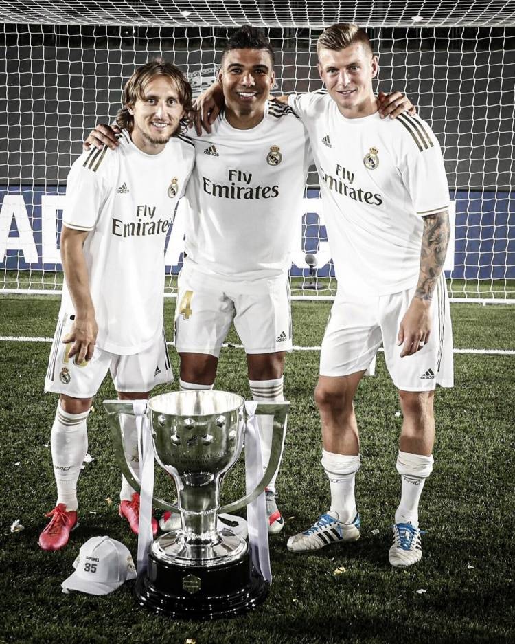 欧冠积分榜：阿森纳全胜领跑，巴黎、拜仁、国米、皇马均12分（欧冠积分更新：阿森纳全胜登顶，巴黎、拜仁、国米、皇马同积12分）