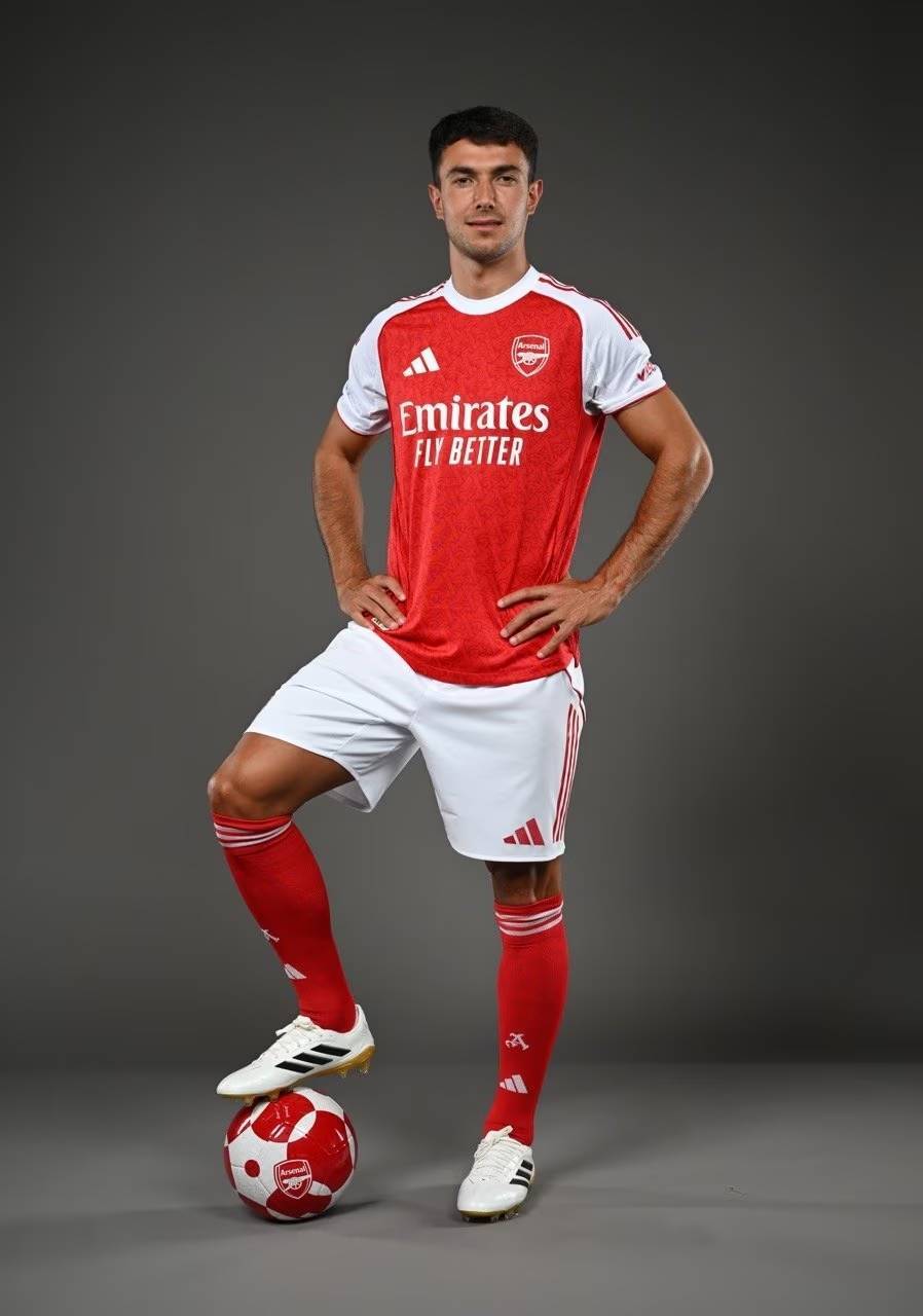 邮报：新主场用地估值存在分歧，曼联可能先买一部分土地开建（邮报：新球场用地估值有分歧，曼联或先购部分地块动工）