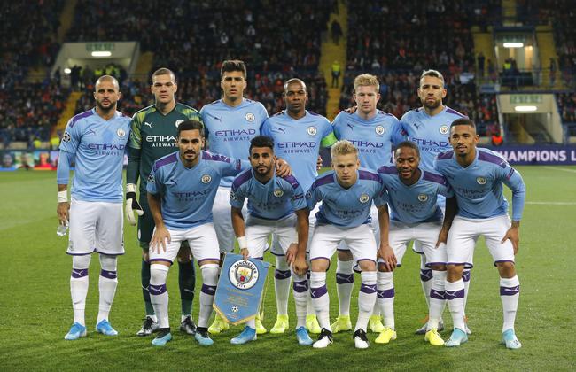 世体：内马尔一次支撑失误后接受处理，问题不大但引发了担忧（世体：内马尔支撑动作失误后接受处理，伤情轻微却引发忧虑）